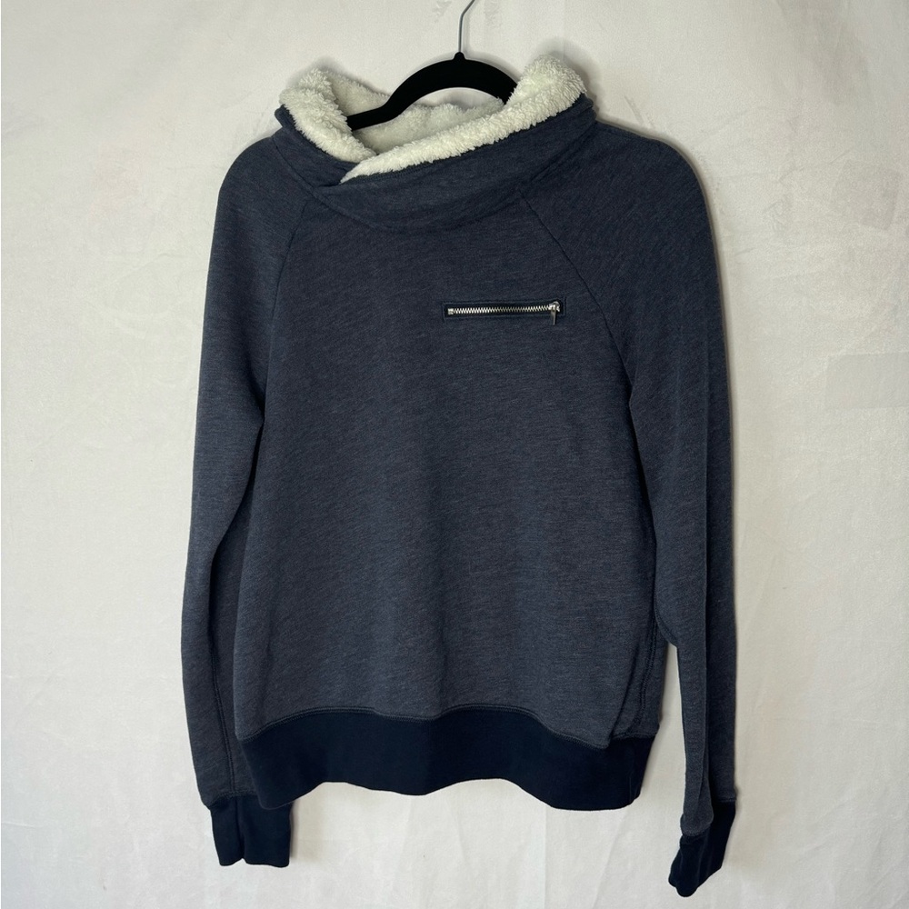 ABERCROMBIE AND FITCH PLUSH PULLOVER